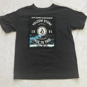 Kids Tshirt bundle (4 shirts sz S/M 5/6)